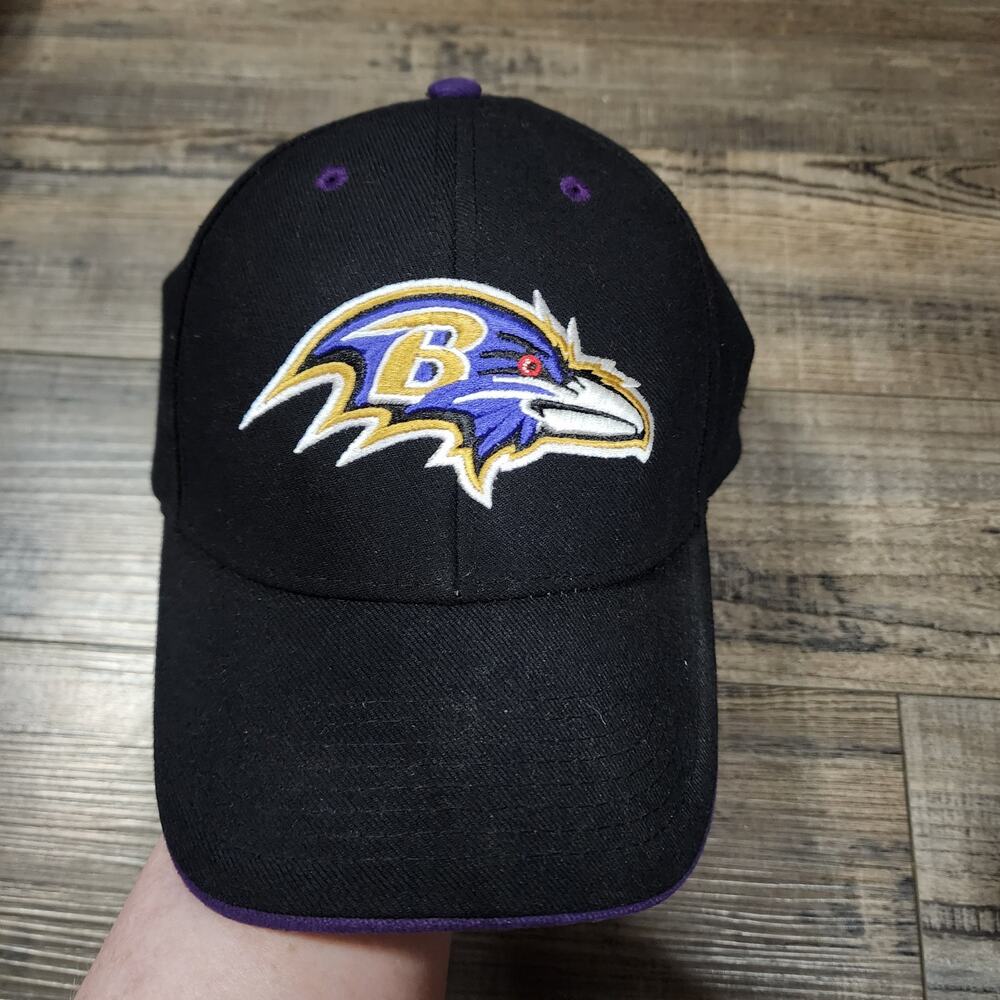 Baltimore Ravins cap hat NFL football.  B29